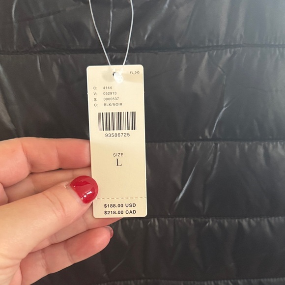 Varley reversible elios Black Puffer Vest - Picture 5 of 6